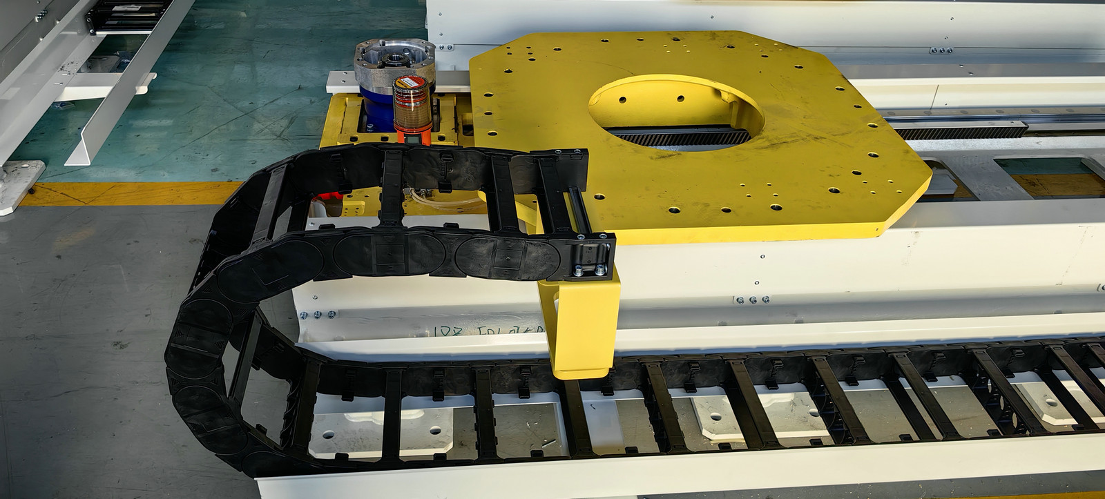 Widely used in industries such as robot welding, cutting, handling, machine tool loading and unloading, spraying and polishing